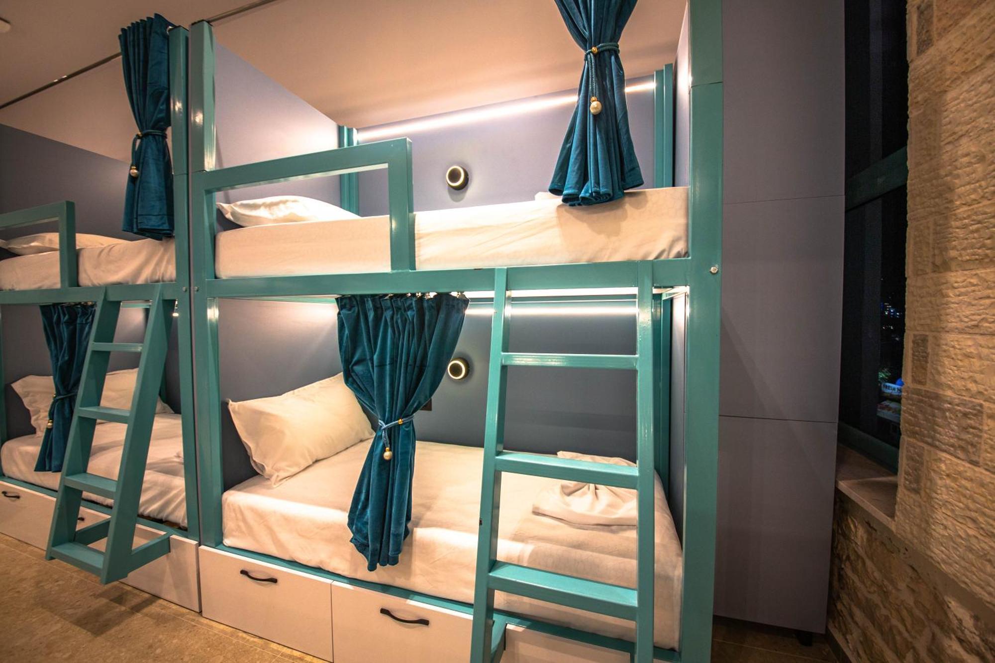 Vega 43 Hostel Sarande Bagian luar foto
